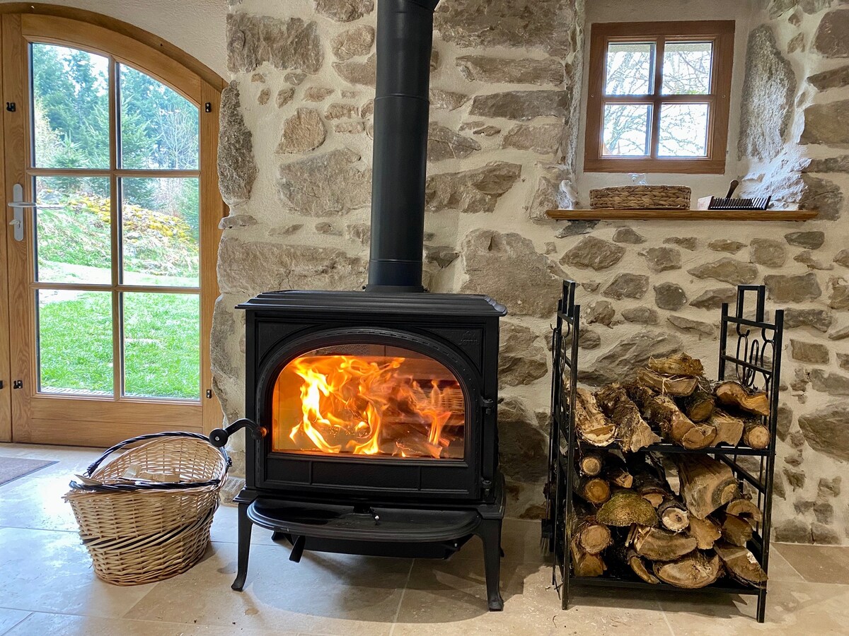 Gîte 4*, Auvergne, 12 personnes, en pleine nature