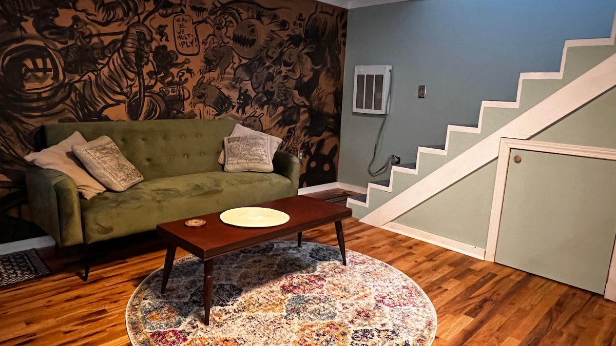 Adorable 1-bedroom guesthouse in Midtown