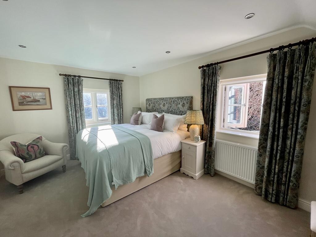 Mimosa Cottage ， Farnham ，最多可容纳12位成人物