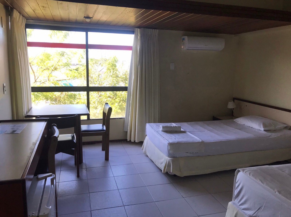 Room close to the beach with Airco,wifi and pool