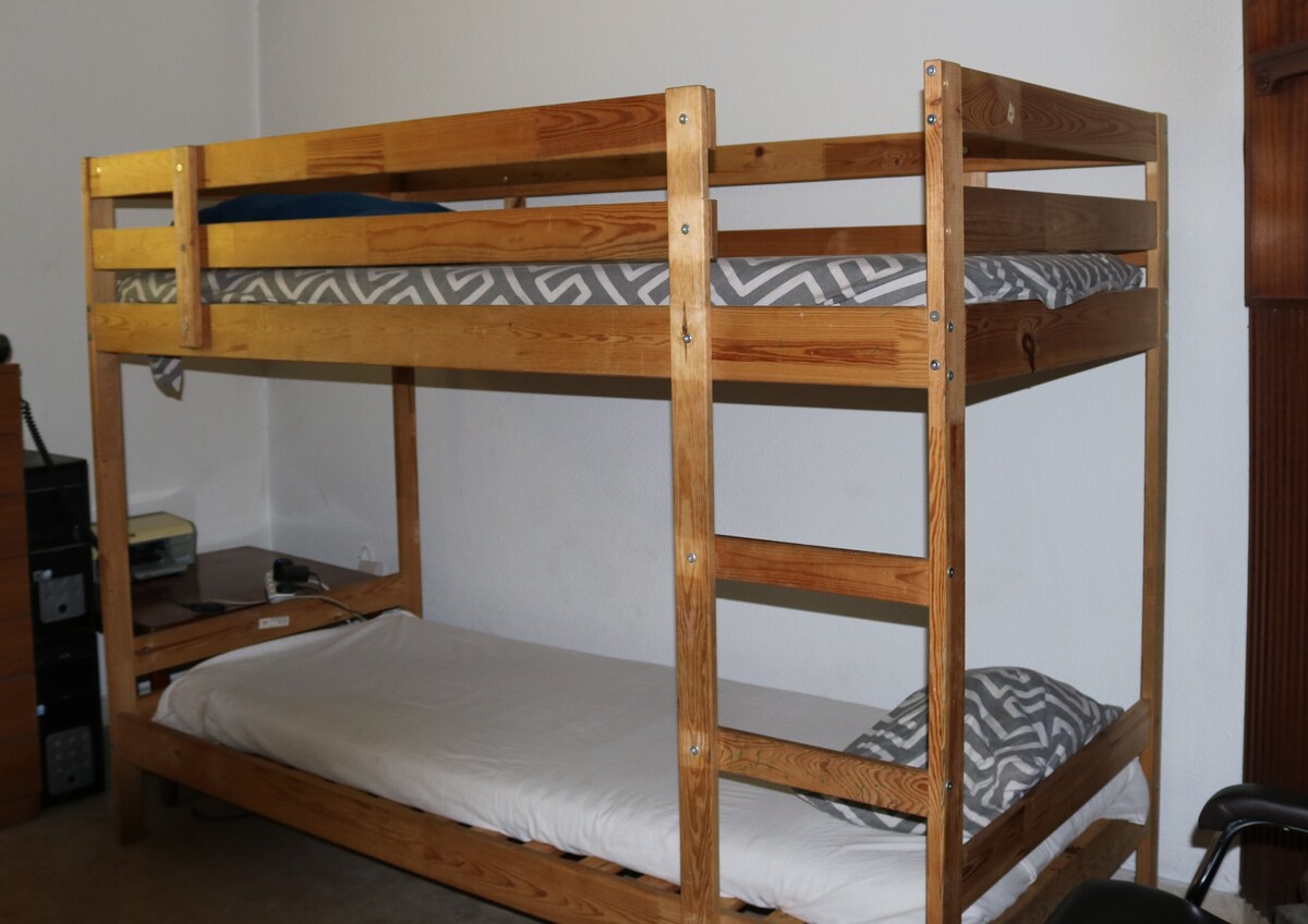 Costas Hostel Action 2 Private Dorms