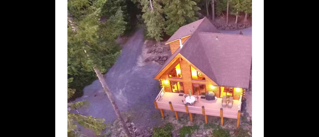 位于新月湖（ Crescent Lake ）的漂亮3卧室小木屋！