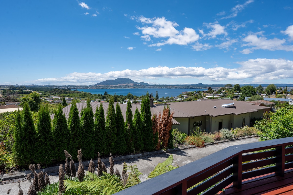 Beauty By the Bay - Taupo