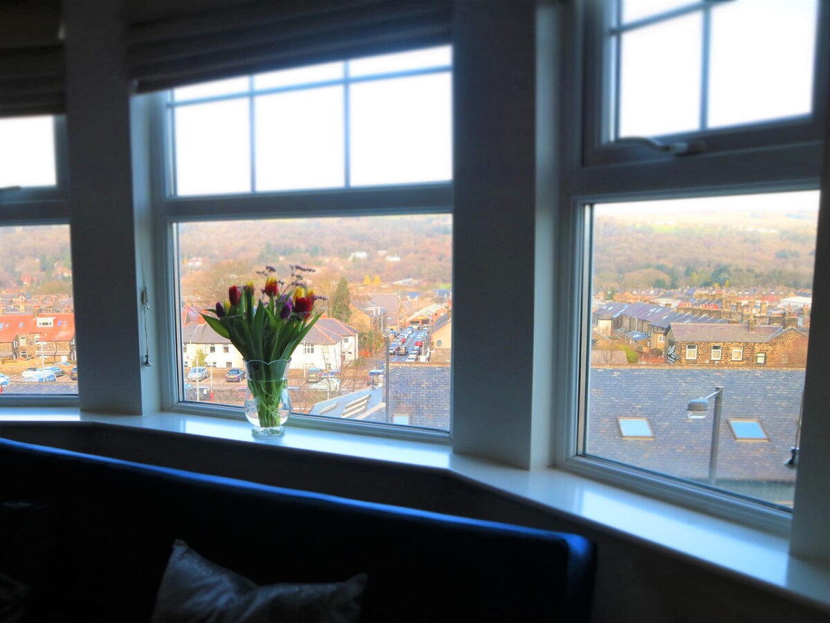 The Ilkley Penthouse with Parking
