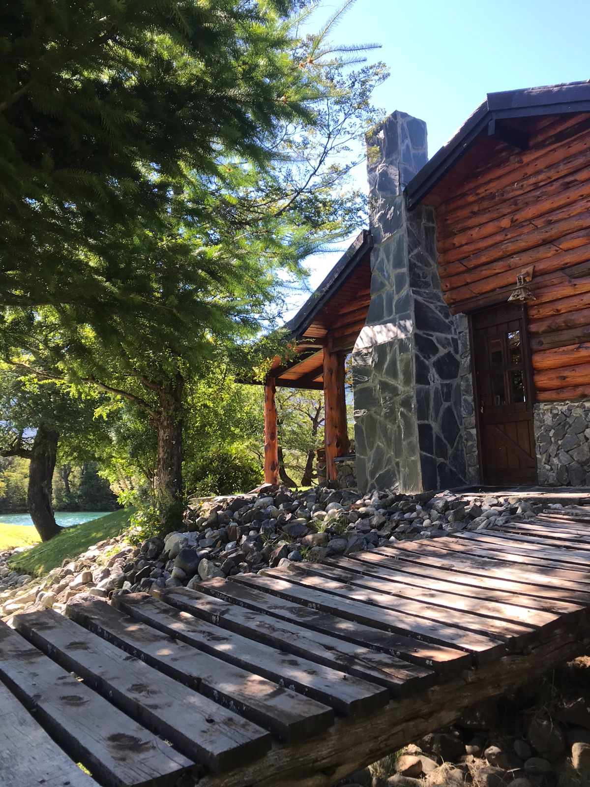 CABAÑA de CUENTO SUL RIO CARRILEUFU