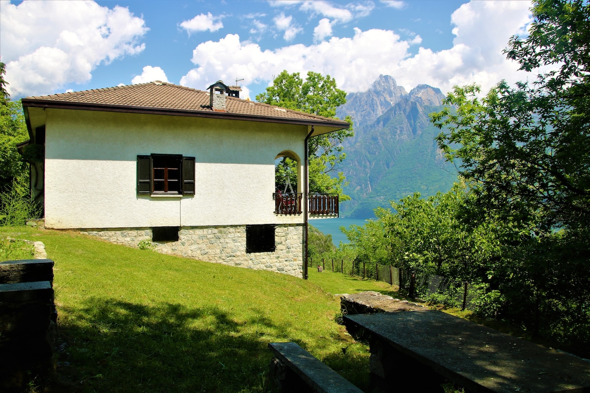 CASA SAMAMI - Casa vacanze sul Lago di Mezzola