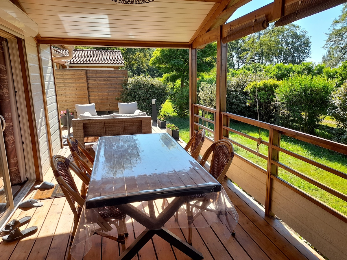 CHALET CALME ET PAISIBLE AVEC PISCINE