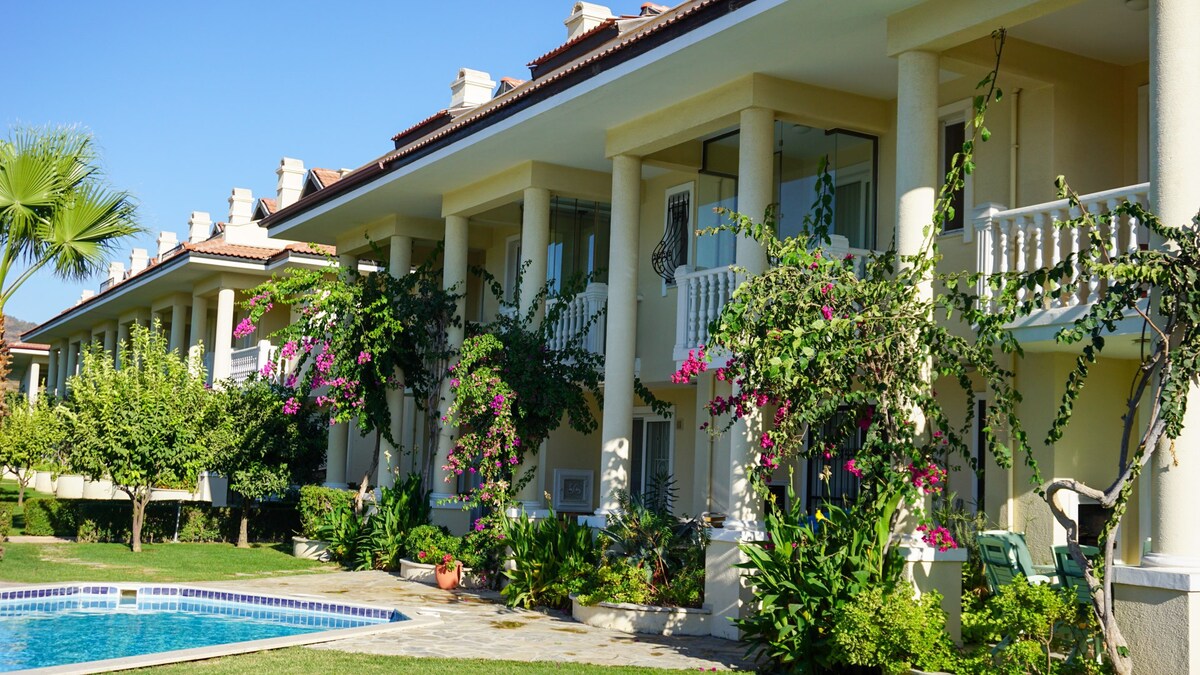 爱琴海微风别墅（ Aegean Breeze Villa Calis ） 3间客房，距离海滩20米。