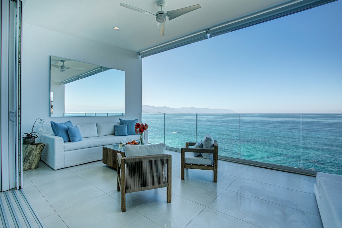 Modern Oceanfront Lower Conchas Chinas Condo!