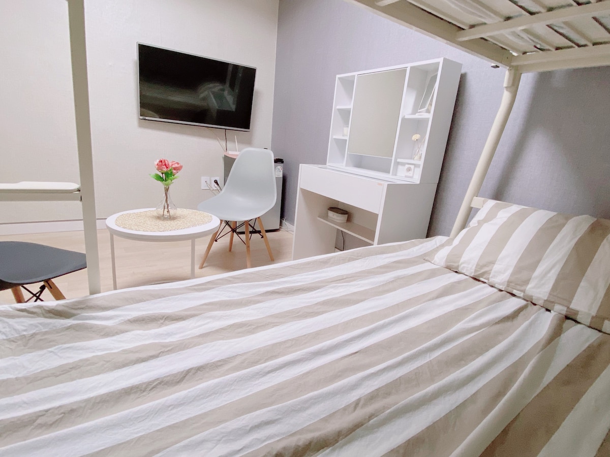 首尔双层床卧室，可容纳2位客人