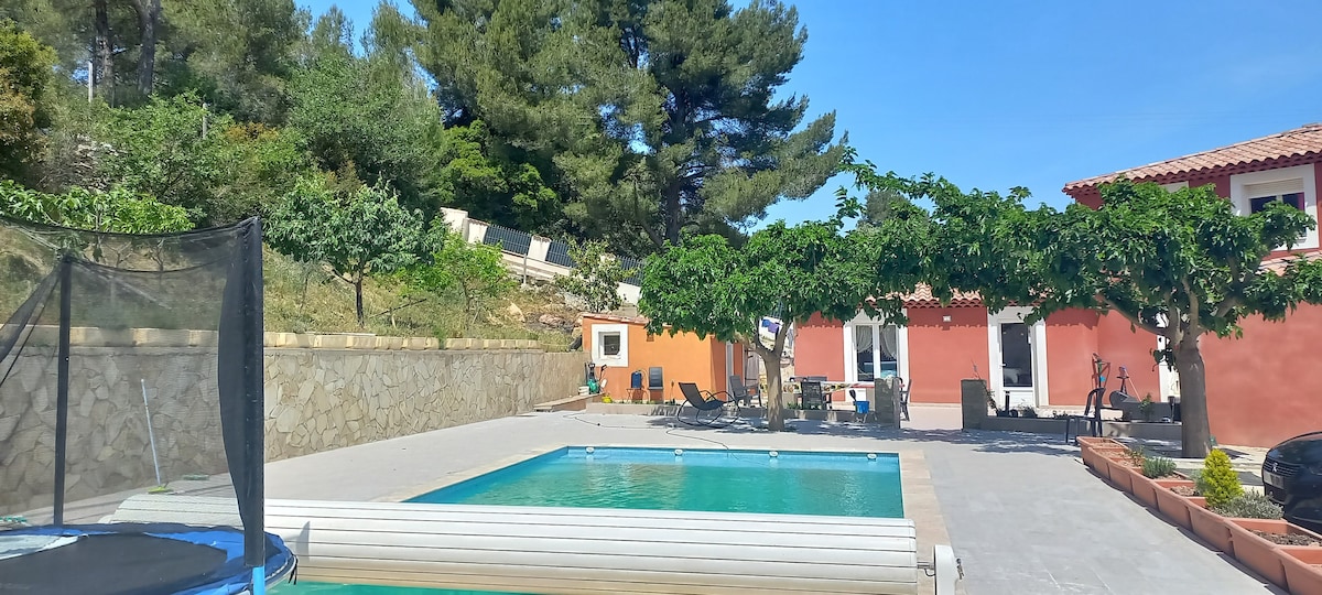 Magnifique villa avec piscine au cœur de la nature