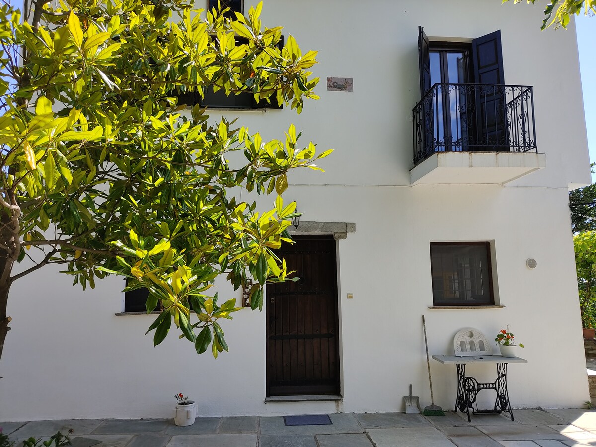 Villa Cherry Tree, Αρχοντικό στο Πήλιο, θέα Αιγαίο