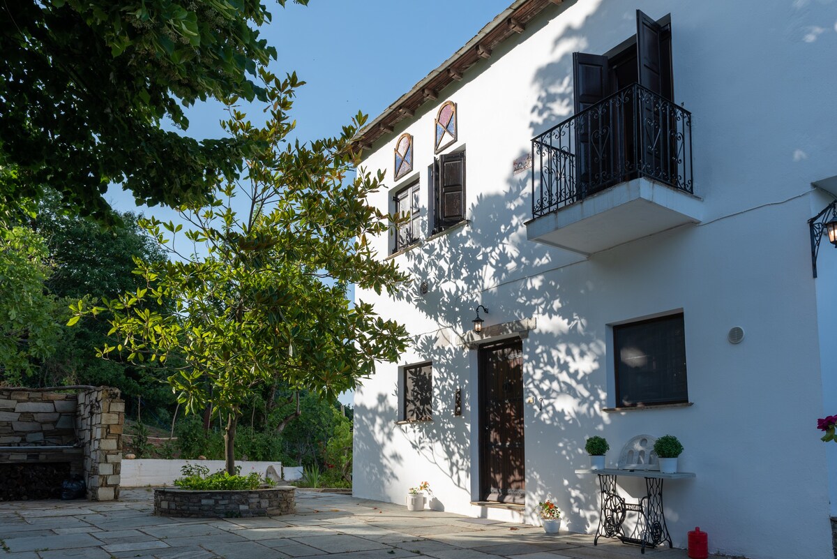 Villa Cherry Tree, Αρχοντικό στο Πήλιο, θέα Αιγαίο