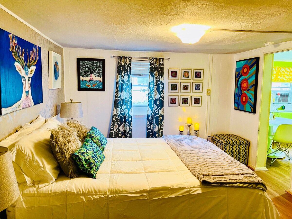 艺术爱好者梦想！宽敞的私人双卧室公寓。