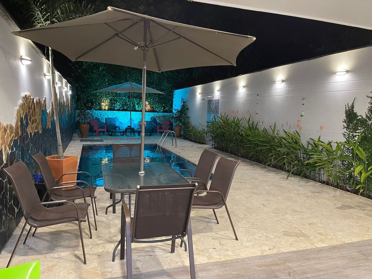 Casa cómoda y calurosa con piscina privada full