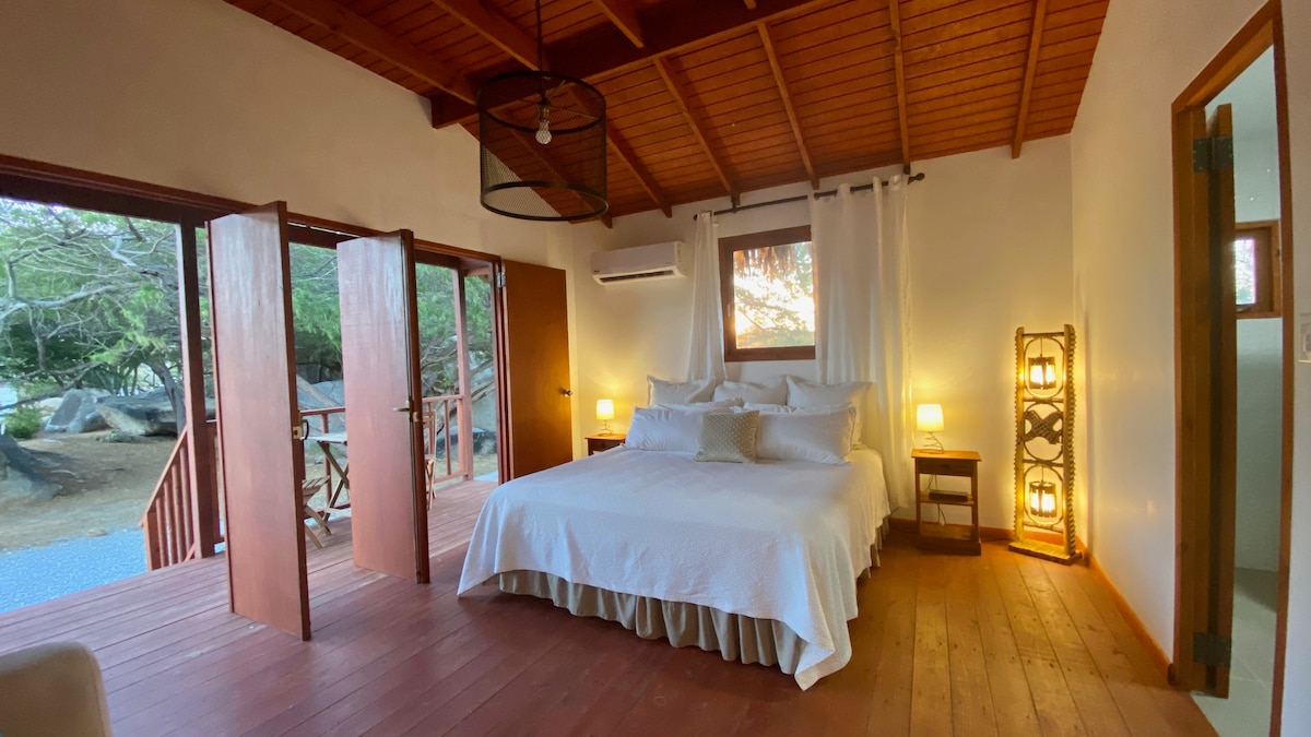 Peaceful and romantic guesthouse set in nature.