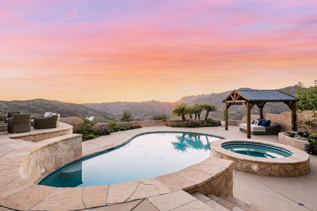 Luxurious Malibu Retreat (360 views)