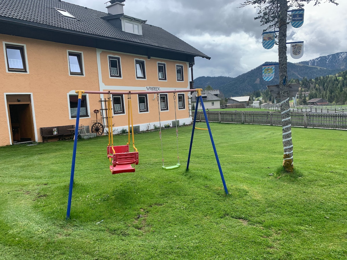 Großes, Gemütliches Bauernhaus für Selbstversorger