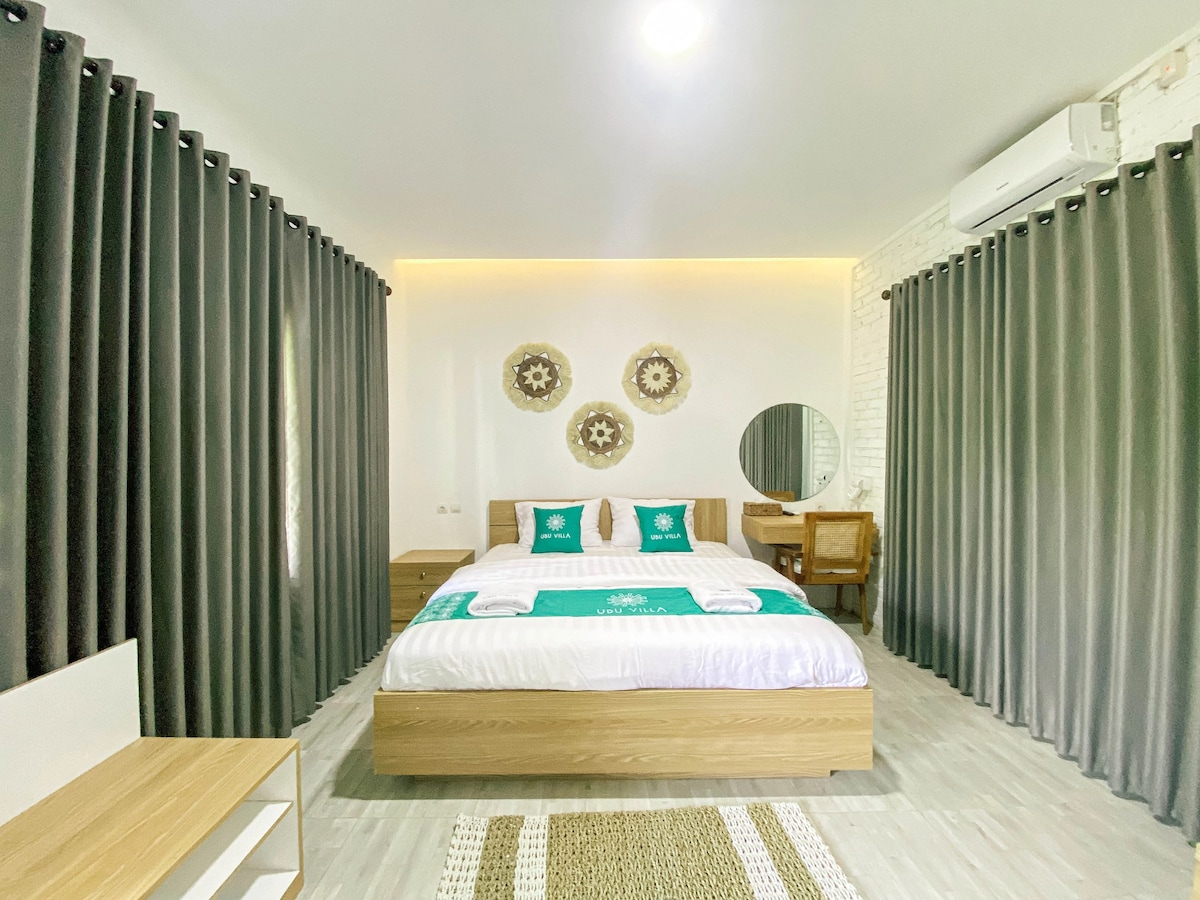 4 Bedrooms Villa near Merapi Lava Tour