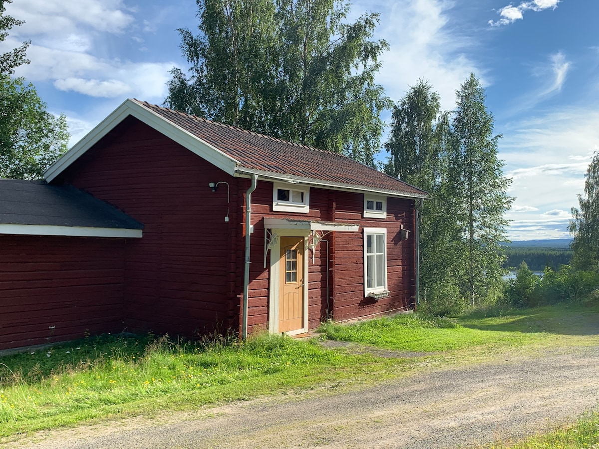 Bogärdan ，位于吕勒奥河畔哈拉德的舒适小屋