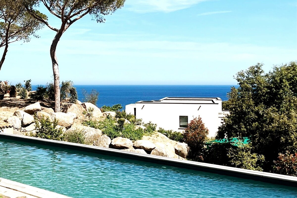 带泳池和海景的美丽别墅+ Revellata