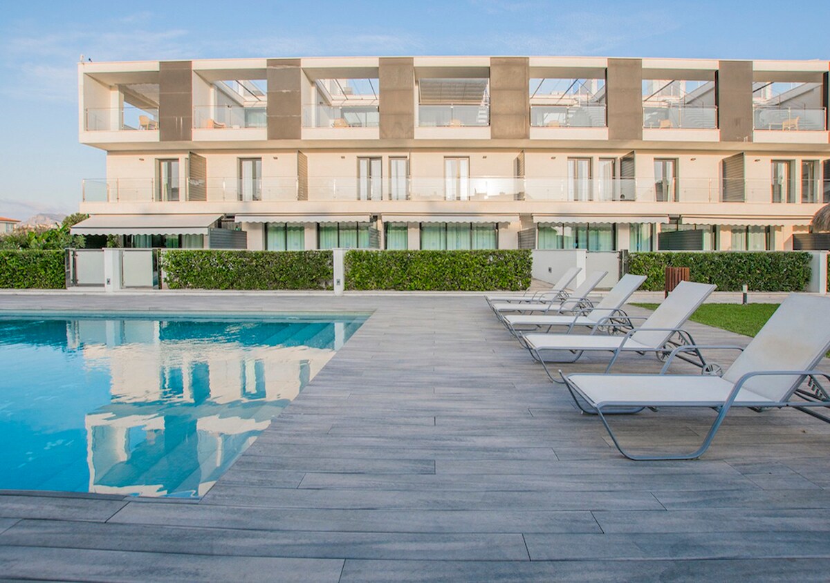 波连萨港（ Puerto de Pollensa ）美丽的双层公寓，带泳池