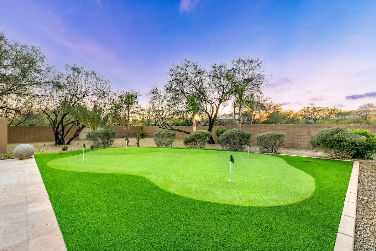 Prime Area, Heated Pool, 5 Suites, Putting Green.