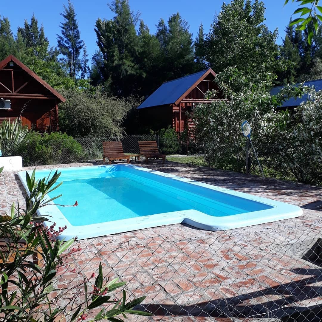 Cabañas 4/5 personas, piscina, parrilla, aire ac.