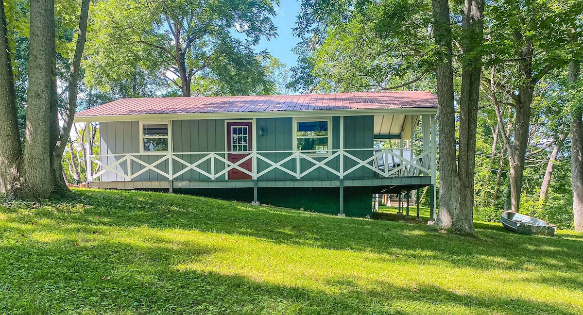 White Oak  2-bedroom cabin along the Little Sandy