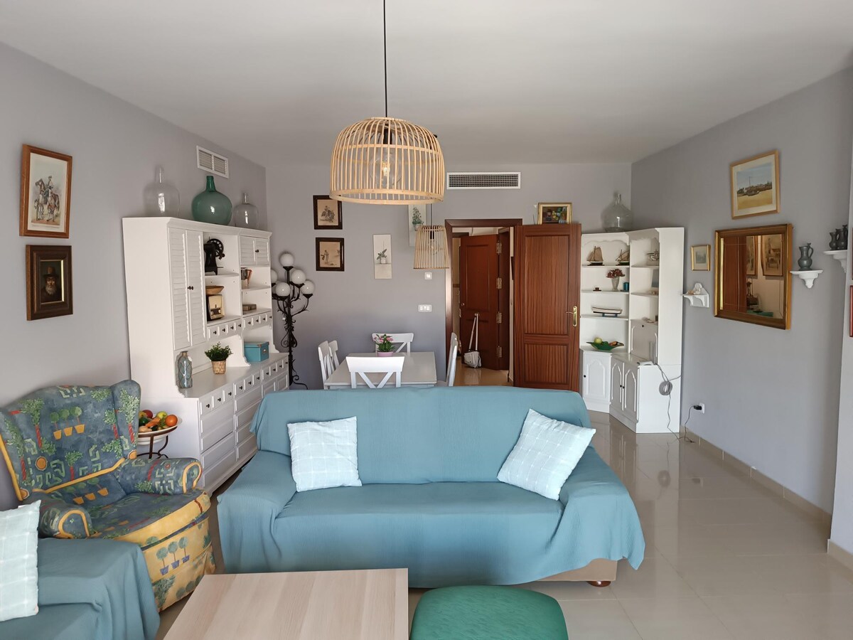 SPACIOUS APARTMENT IN COSTA BALLENA FROM THE BEACH