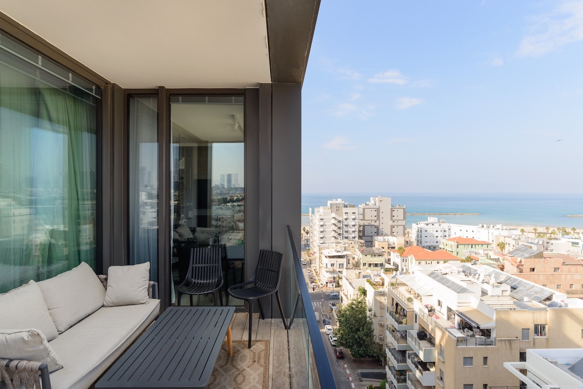 High End 2BR with City & Sea View