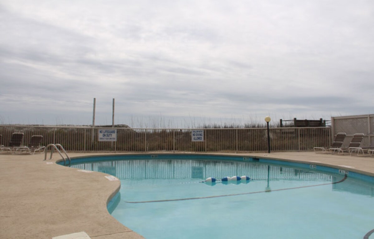 Ocean View Two Bedroom Condo, SC (Z234)