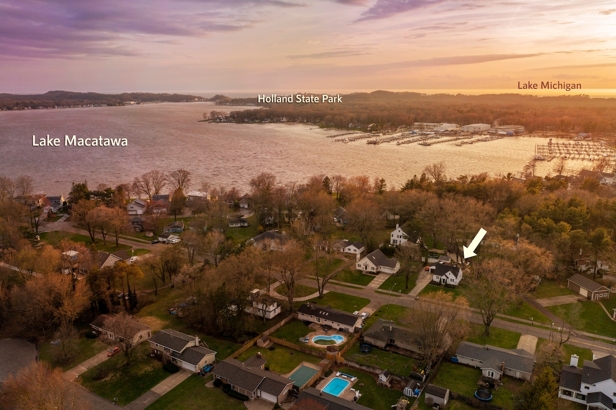 Spacious Lake House with Hot Tub and Home Theater!