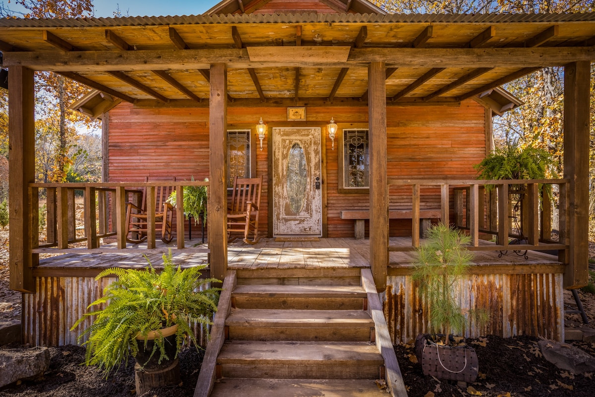 Rustic Grace Cabin - near Blue River and Ole Red