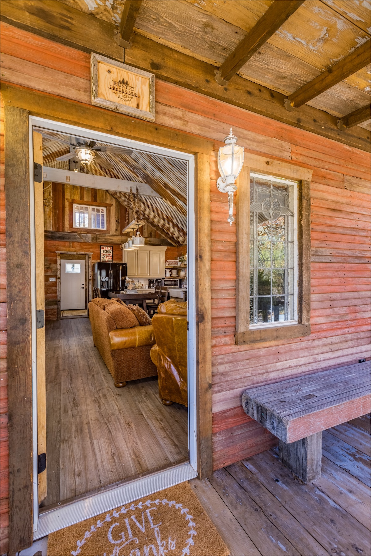 Rustic Grace Cabin - near Blue River and Ole Red