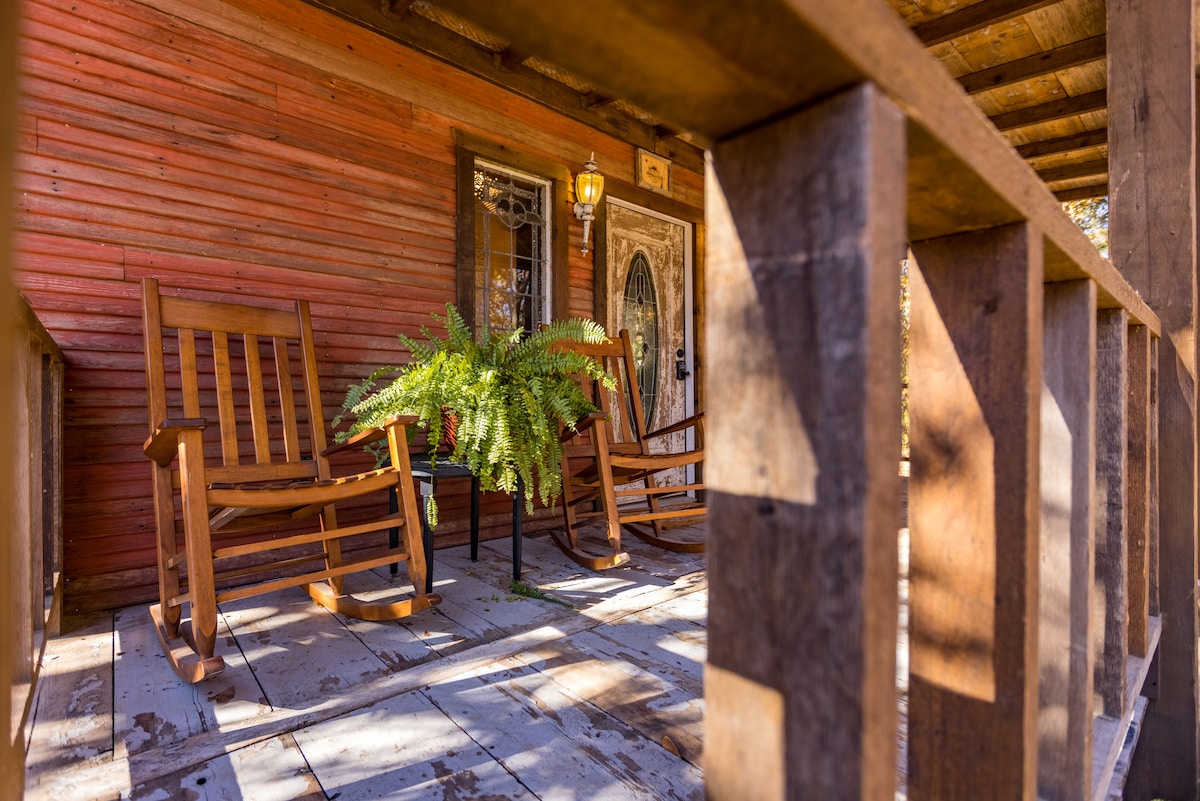 Rustic Grace Cabin - near Blue River and Ole Red