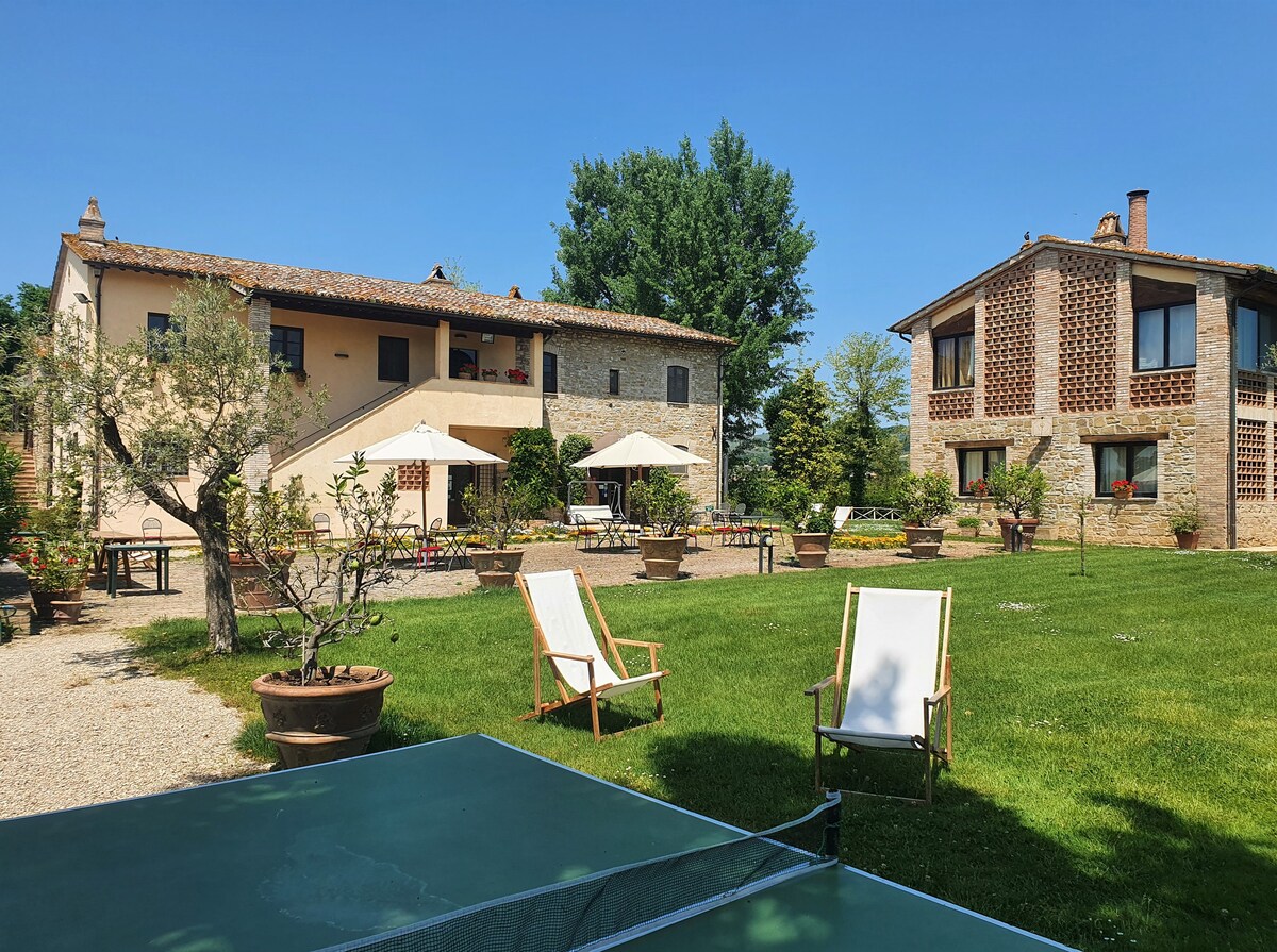 靠近阿西西（ Assisi ）的带泳池的理想家庭度假胜地