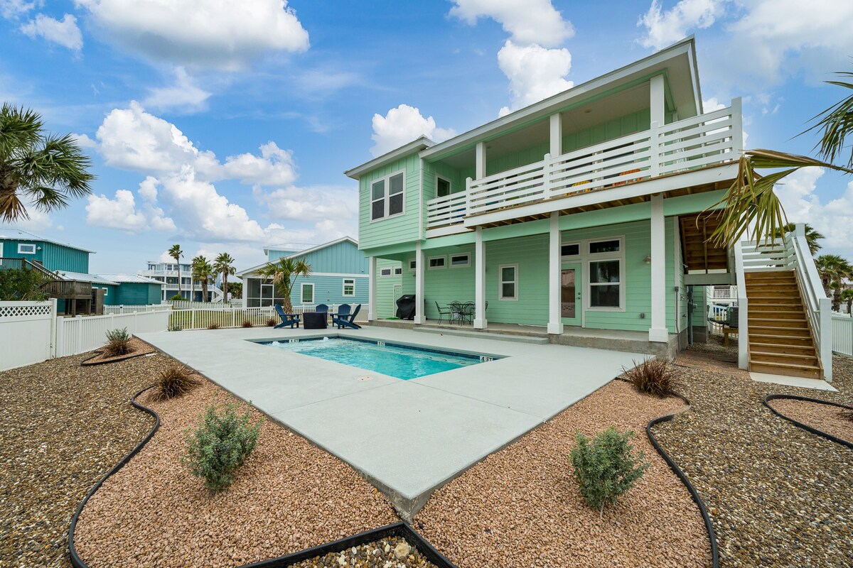 Beachfront |Private Pool| Boardwalk | Fire Pit