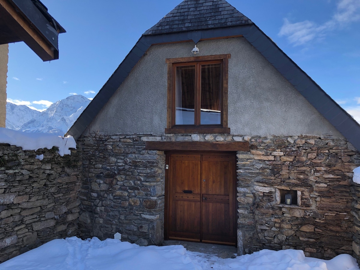 Proche Peyragudes, Grange Pyrénéenne de charme