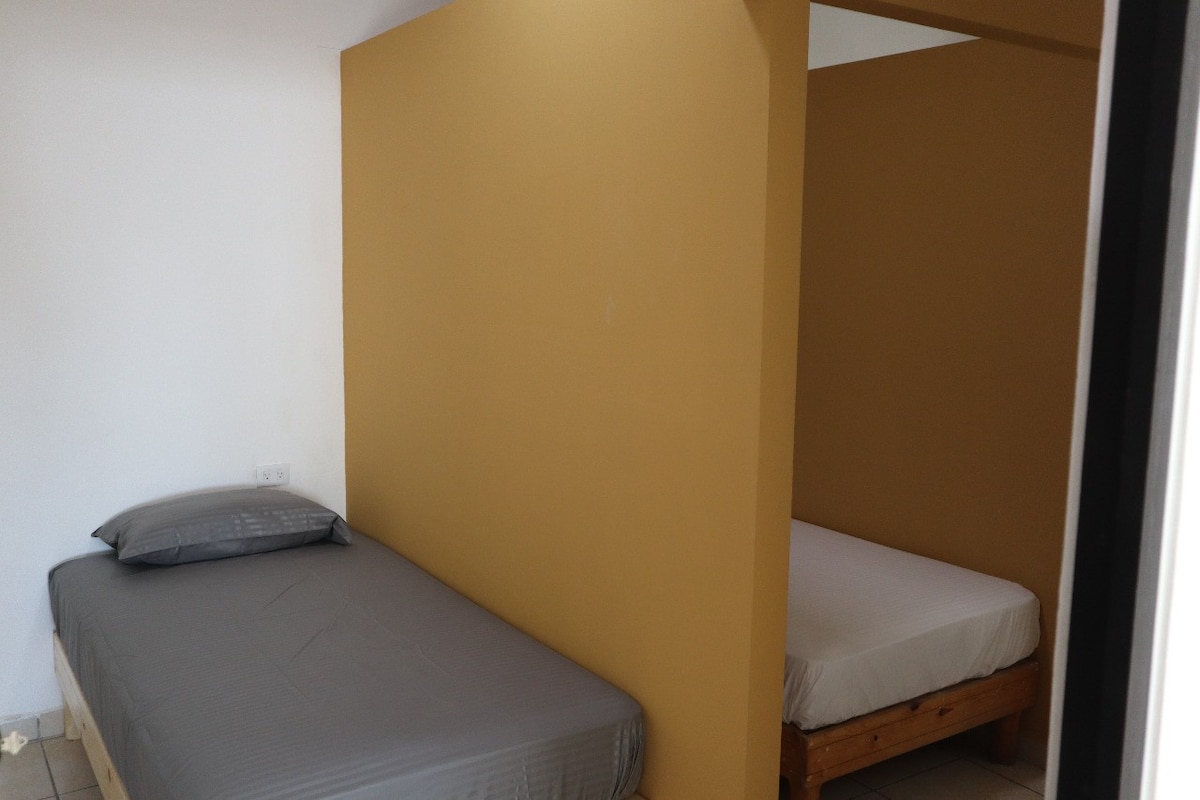 Cama en Dormitorio De Primera y Céntrico (Damas)