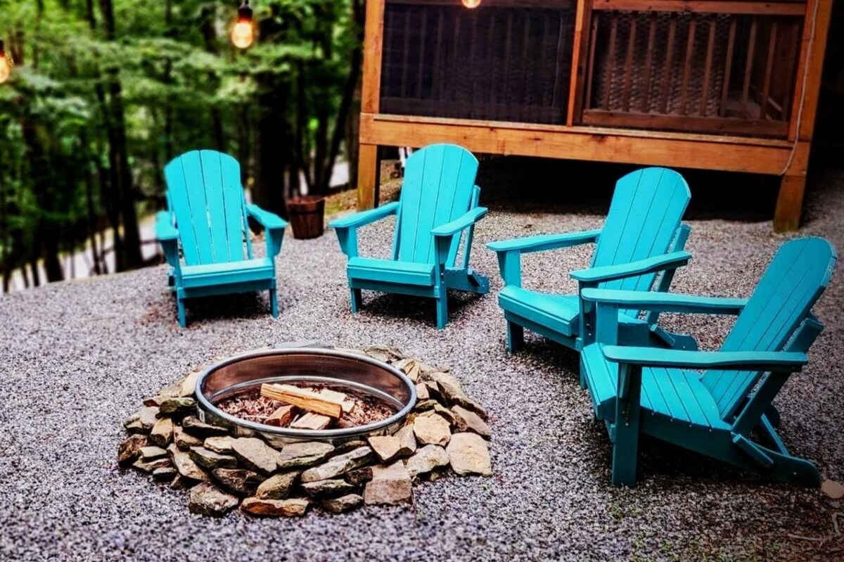 Private Glampsite w/ Outdoor Theater and Fire-Pit