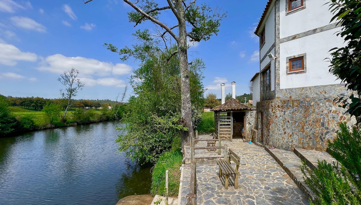 CASA do RIO ALVA
私家通往河流