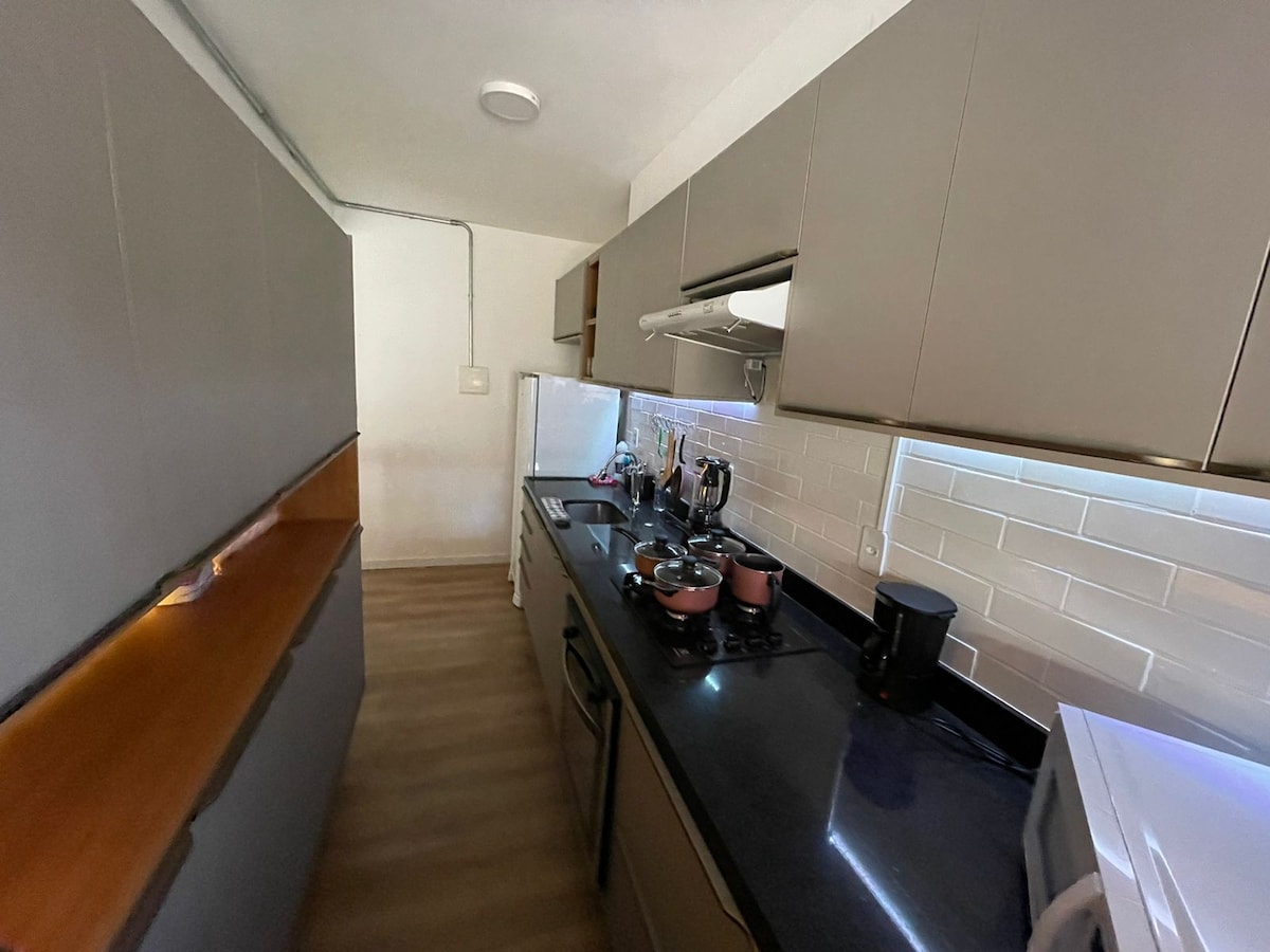 Apartamento encantador com piscina e area privada