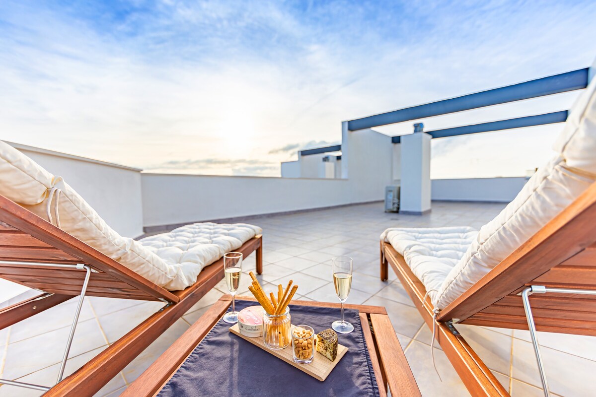 Panoramic Views, Terrace & Pool - Fiberglass WIFI