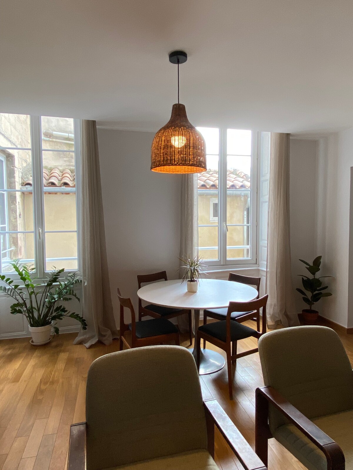 Avignon intramuros公寓，带庭院-车库