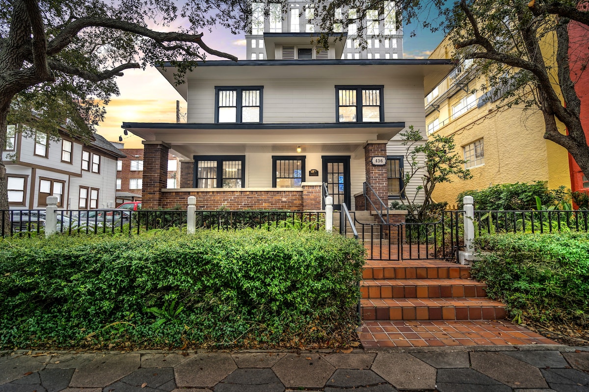 Downtown Historic District Estate (Home + Cottage)