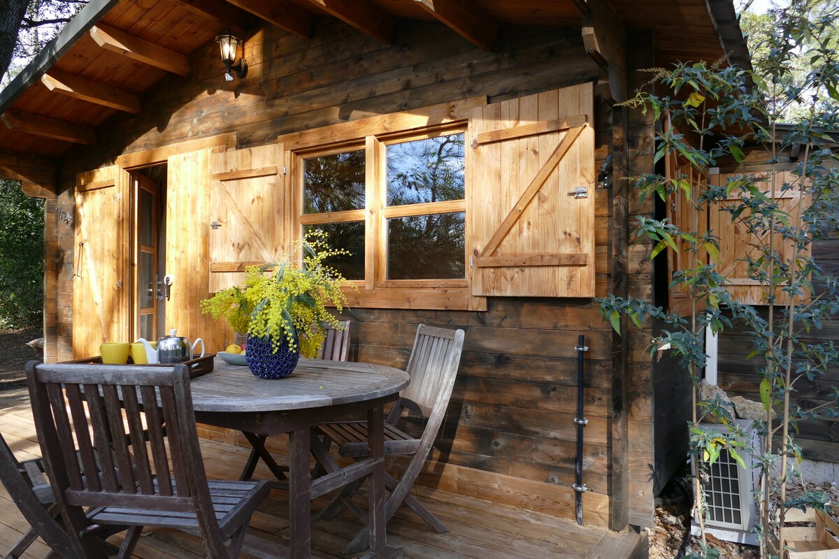 Charmant cottage en bois avec piscine