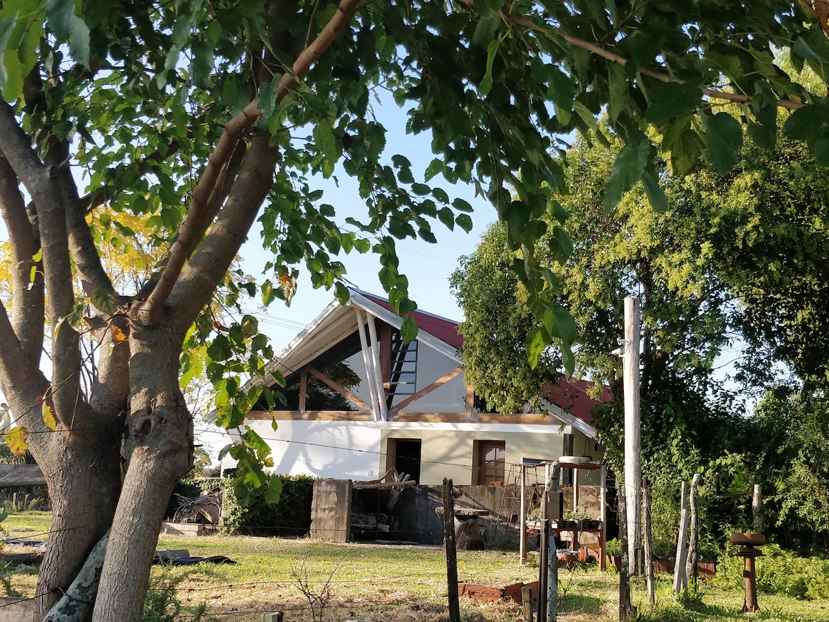 Hermosa Cabaña en viñedo, sobre rio Uruguay