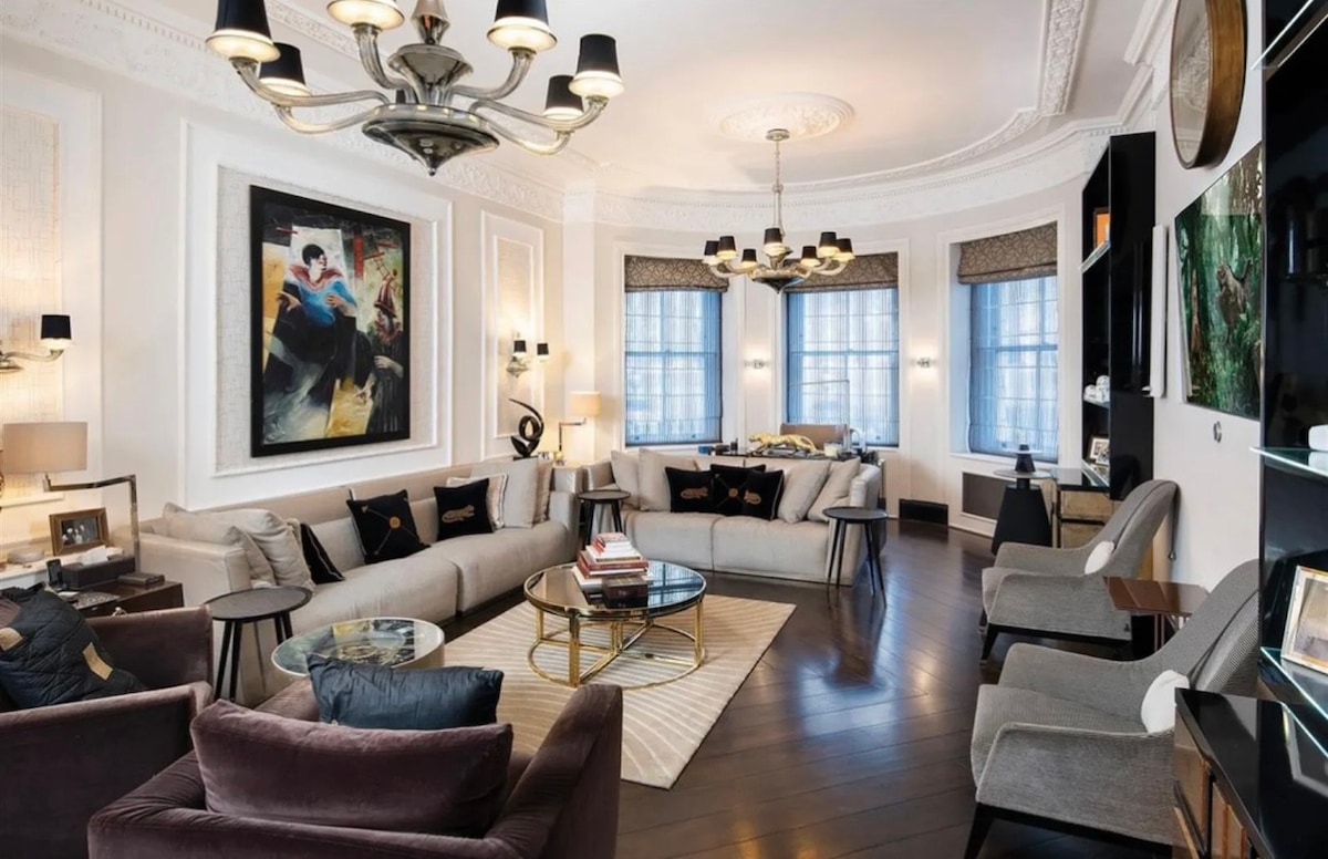 Luxury Mayfair flat with private pool