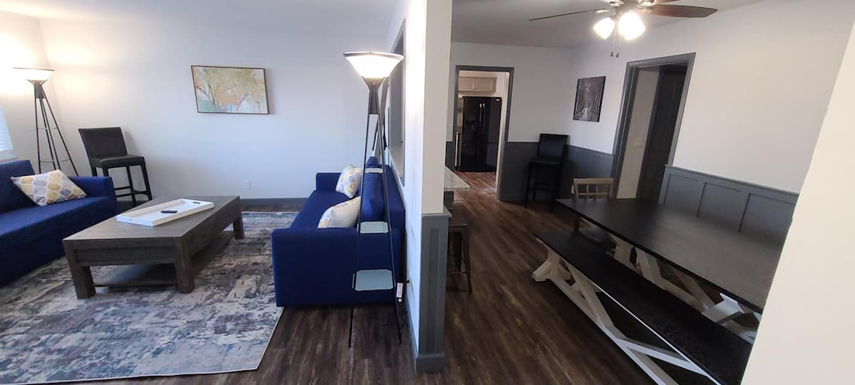 Towne and Out of Westfield-5 min from Grand Park!